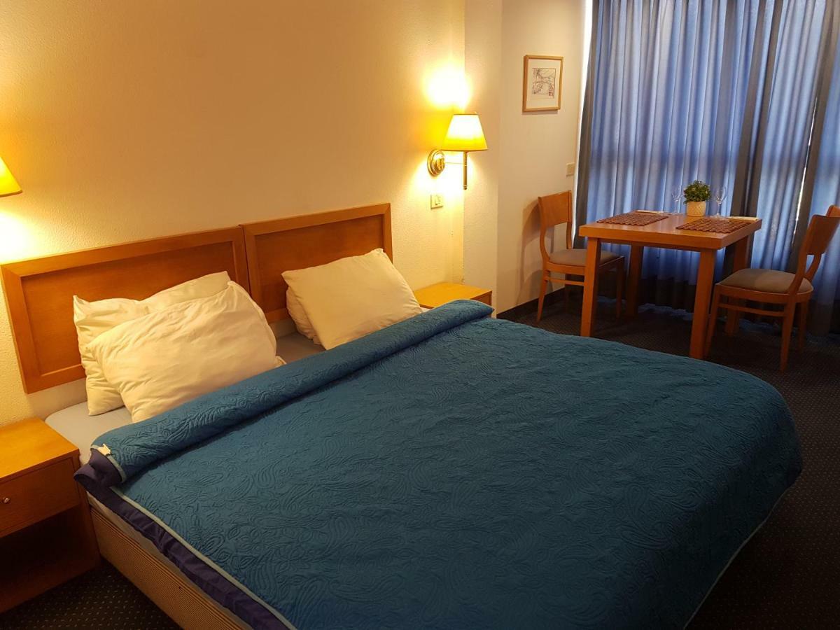 Carmel Mountain Motel ハイファ エクステリア 写真
